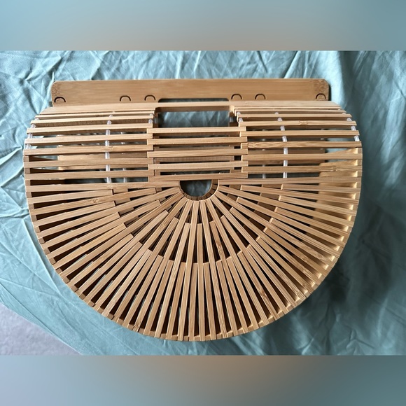 Very Cute Bamboo Straw Ark Tote Bag - Picture 2 of 5